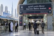 Станция Garmin Metro Station на красной линии метро Дубая после переименования ONPASSIVE